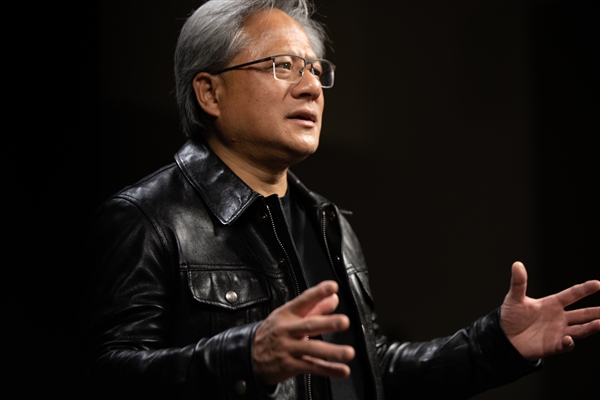 不用担心AI取代人类 黄仁勋：淘汰的是最辛苦、重复的工作