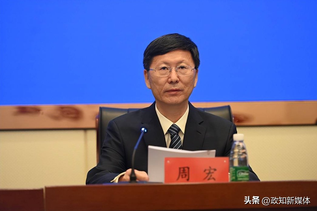 不许亲属谋私的厅官与不法商人沆瀣一气