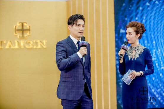 严屹宽空降瑞士天珺表新品发布会，敬献天珺时光(图9)