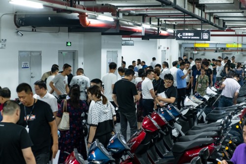 平均每天卖出1.3万台  雅迪霸榜市场 荣登中国民营企业500强(图5)