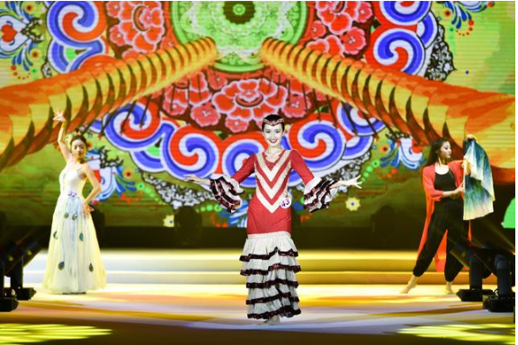 新疆姑娘美热依夺得第59届国际小姐中国大赛冠军(图2)