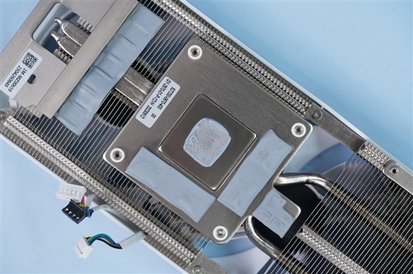 纯白外壳淡雅清新！耕升RTX 4060 Ti踏雪显卡图赏(图14)